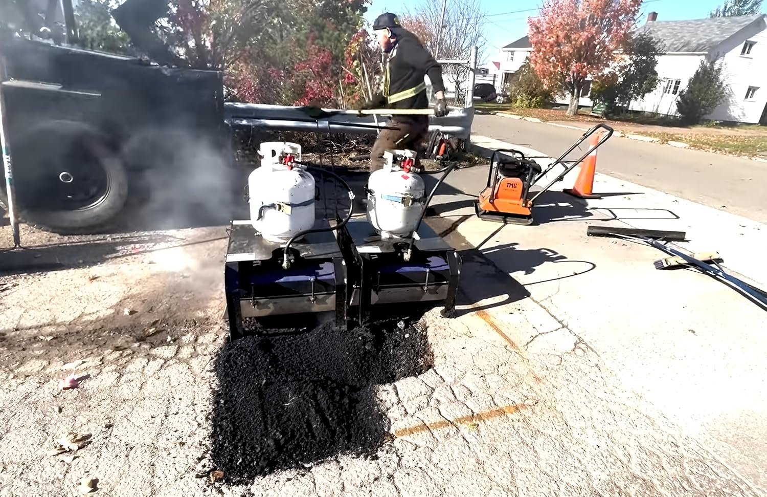 Asphalt Kingdom Infrared Asphalt Heater - R4 for Small to Medium Asphalt Repair - Patching for Driveways, Pavement, Parking Lots, and more - 45 PSI - 100,000 BTU, Blue - Image 5